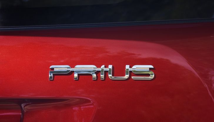 Nuova Toyota Prius, prova su strada della quarta generazione - Foto 15 di 48