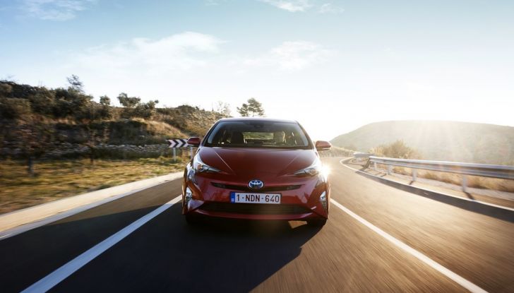 Nuova Toyota Prius, prova su strada della quarta generazione - Foto 34 di 48