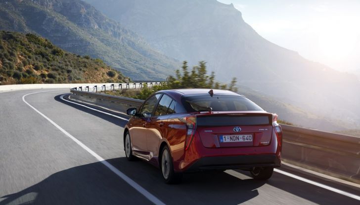 Nuova Toyota Prius, prova su strada della quarta generazione - Foto 36 di 48