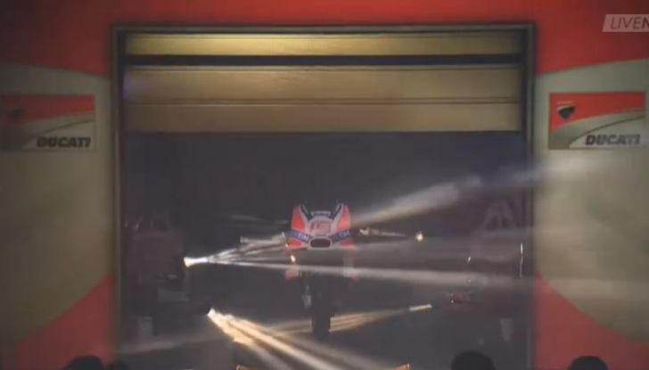 Ducati MotoGP 2016: La presentazione live della Desmosedici GP a Borgo Panigale - Foto 14 di 15