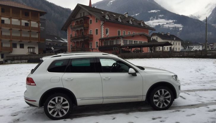 Volkswagen Touareg 3.0 Tdi 262 CV BMT Tiptronic prova su strada e prezzi - Foto 13 di 33