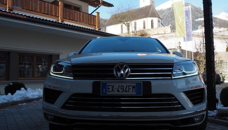 Volkswagen Touareg 3.0 Tdi 262 CV BMT Tiptronic prova su strada e prezzi - Foto 23 di 33