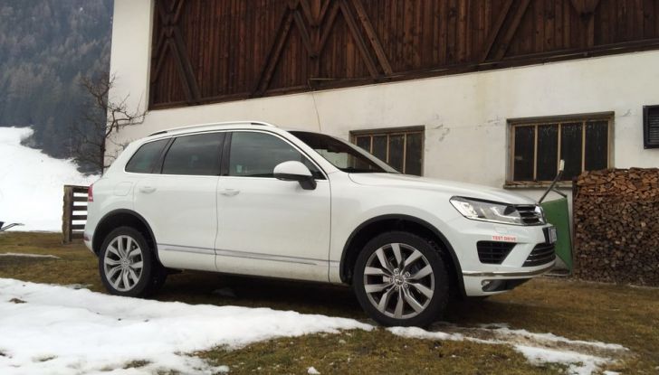 Volkswagen Touareg 3.0 Tdi 262 CV BMT Tiptronic prova su strada e prezzi - Foto 30 di 33