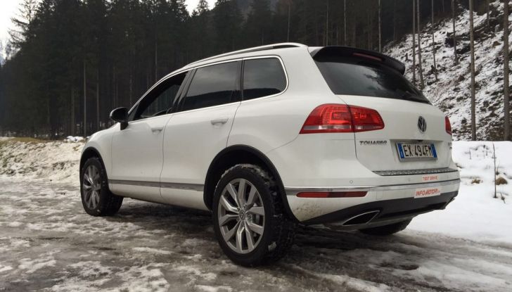 Volkswagen Touareg 3.0 Tdi 262 CV BMT Tiptronic prova su strada e prezzi - Foto 4 di 33