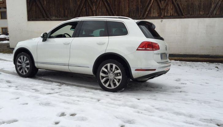 Volkswagen Touareg 3.0 Tdi 262 CV BMT Tiptronic prova su strada e prezzi - Foto 6 di 33