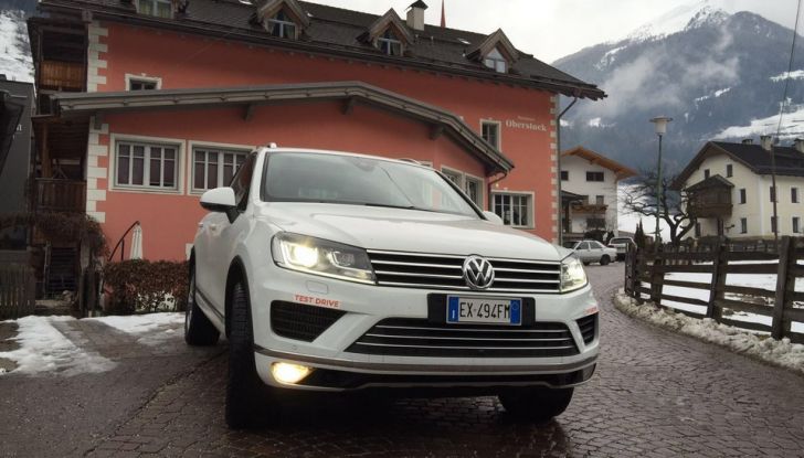 Volkswagen Touareg 3.0 Tdi 262 CV BMT Tiptronic prova su strada e prezzi - Foto 8 di 33