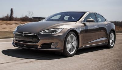 Tesla multata a Singapore per le emissioni di CO2