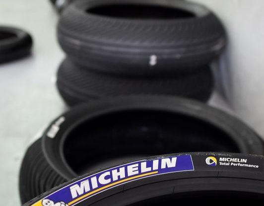 Michelin: ecco come riconoscere gli pneumatici della MotoGP 2016 - Foto 3 di 9