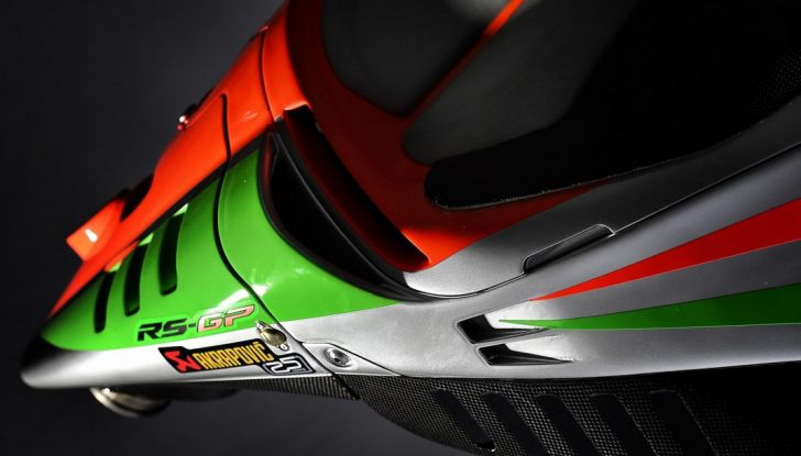 La presentazione ufficiale dell’Aprilia RS-GP della MotoGP 2016 - Foto 7 di 20