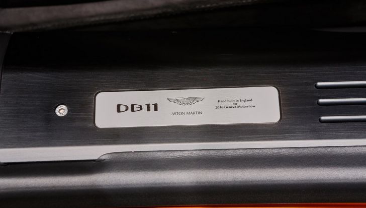 Aston Martin DB11 al Salone di Ginevra - Foto 14 di 30