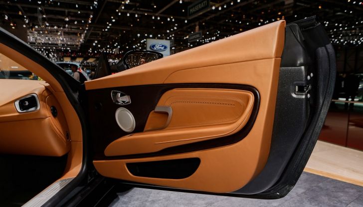 Aston Martin DB11 al Salone di Ginevra - Foto 22 di 30