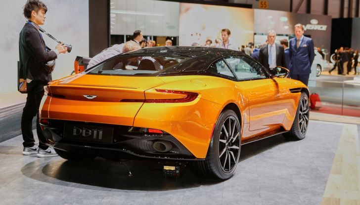 Aston Martin DB11 al Salone di Ginevra - Foto 15 di 30