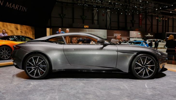 Aston Martin DB11 al Salone di Ginevra - Foto 23 di 30