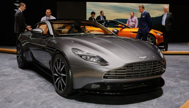 Aston Martin DB11 al Salone di Ginevra - Foto 24 di 30