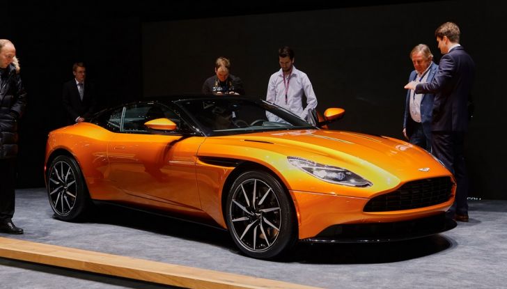 Aston Martin DB11 al Salone di Ginevra - Foto 4 di 30