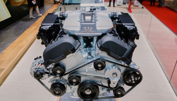 Aston Martin DB11 al Salone di Ginevra - Foto 30 di 30