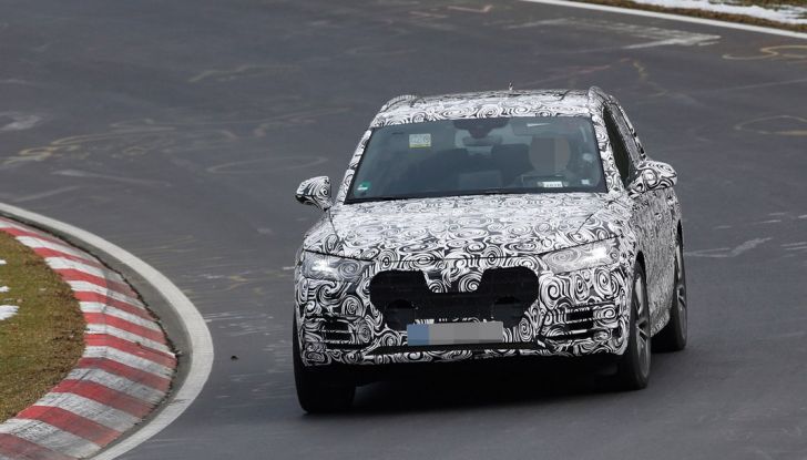 Audi Q5 immagini spia primavera 2016 (3)