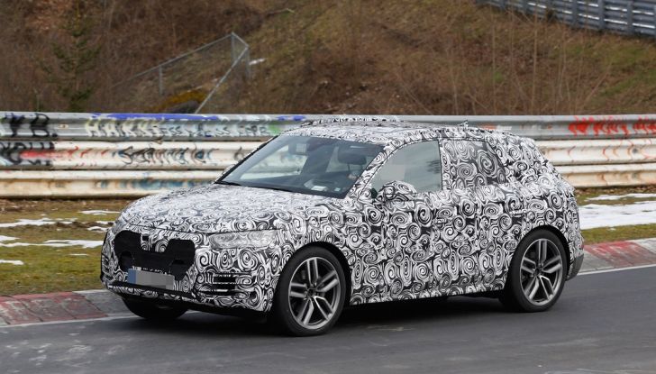 Audi Q5 immagini spia primavera 2016 (6)