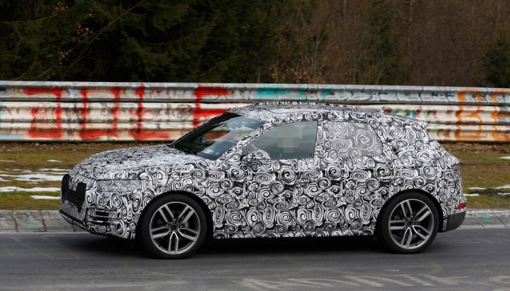 Audi Q5 immagini spia primavera 2016 (7)