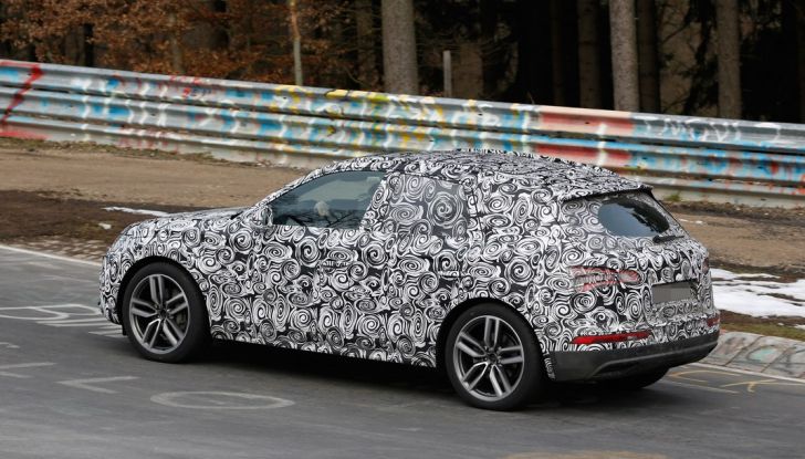 Audi Q5 immagini spia primavera 2016 (9)