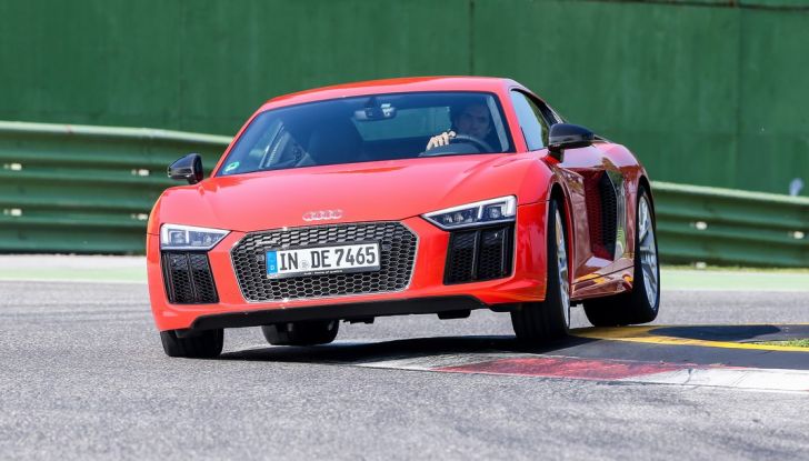 Audi R8 Plus 2016, la prova ad Imola: Il V10 da 610CV - Foto 6 di 45