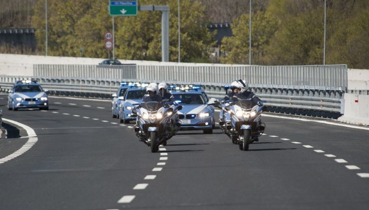 BMW Italia e Polizia Stradale: 278 auto e 240 moto - Foto 7 di 9