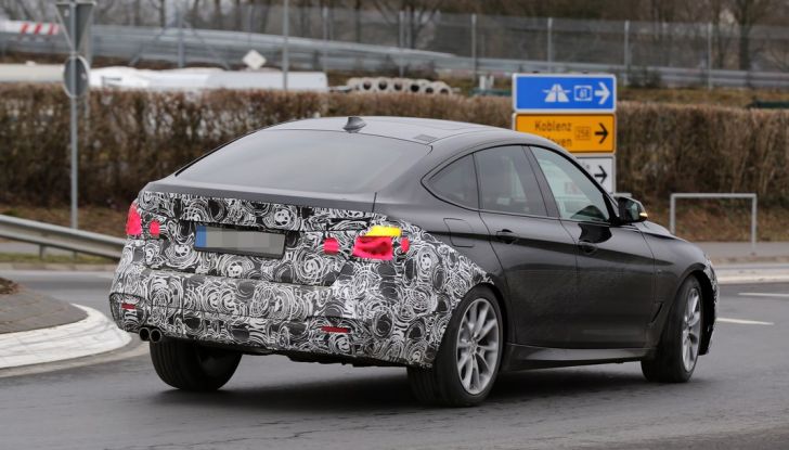 BMW Serie 3 GT, foto spia dei test al Nurburgring (4)