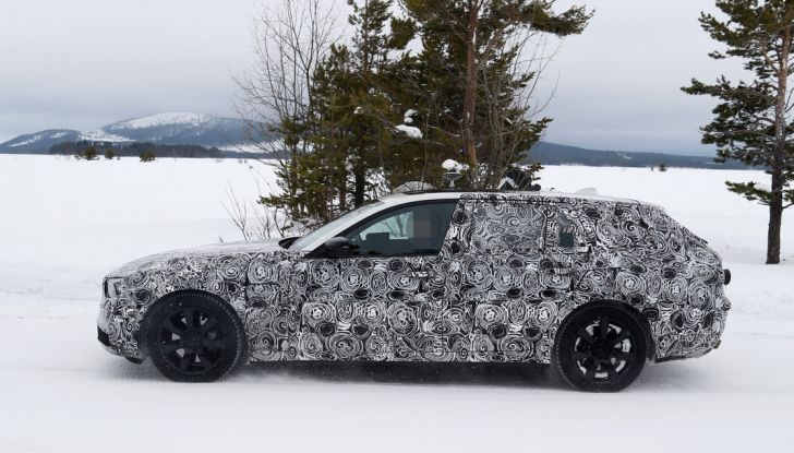BMW Serie 5 Touring nuova generazione, le foto spia sulla neve (8)