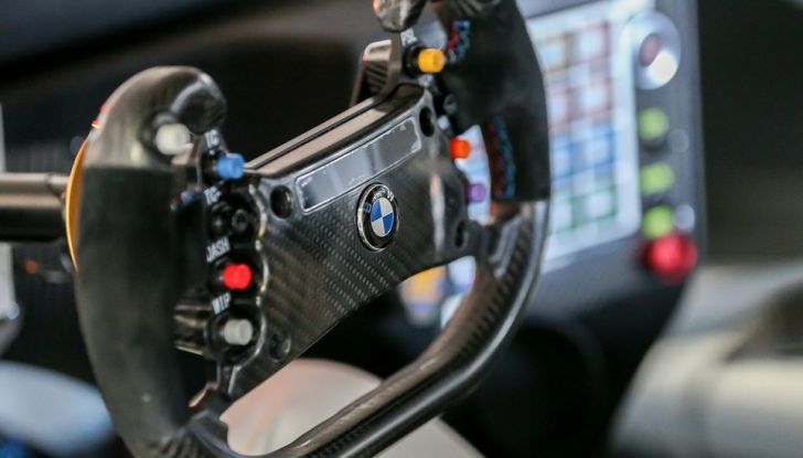 BMW Team Italia scende in pista con la M6 GT3 (17)