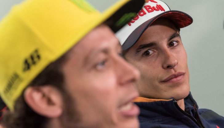 Rossi-Marquez, MotoGP: la battaglia è in pista, la guerra è fuori - Foto 1 di 6