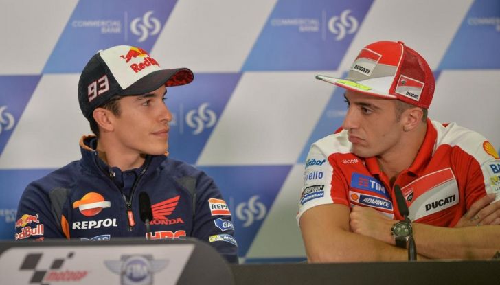 Rossi-Marquez, MotoGP: la battaglia è in pista, la guerra è fuori - Foto 3 di 6