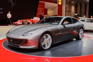 Ferrari GTC4 Lusso live Ginevra 2016