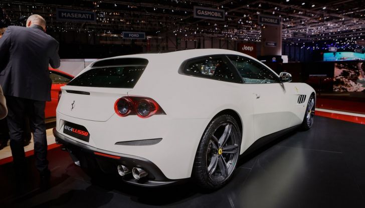 Ferrari GTC4 Lusso live Ginevra 2016