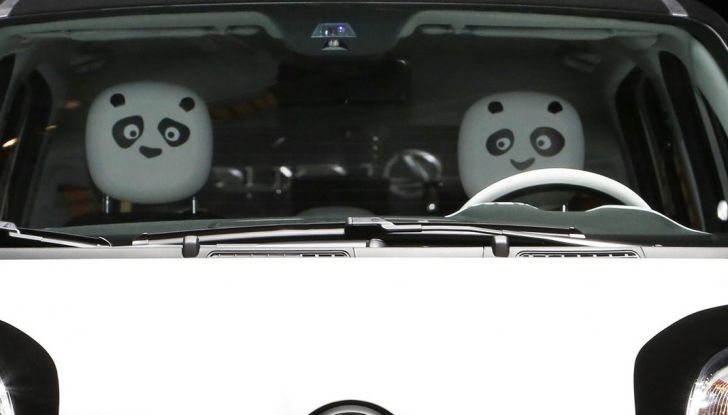Fiat Kung Fu Panda, dettaglio poggiatesta sedili anteriori.