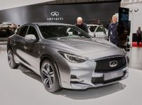 Infiniti Q30, la berlina compatta premium