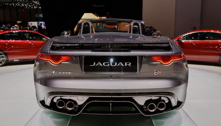 Jaguar F-Type SVR Coupe and Roadster live ginevra 2016
