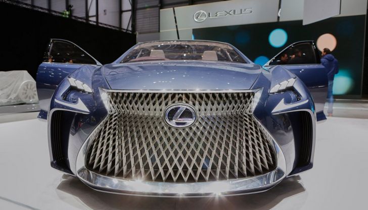 Lexus LF-FC live ginevra 2016