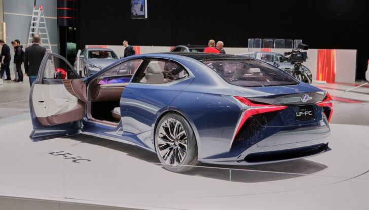 Lexus LF-FC live ginevra 2016