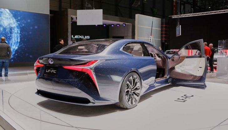 Lexus LF-FC live ginevra 2016