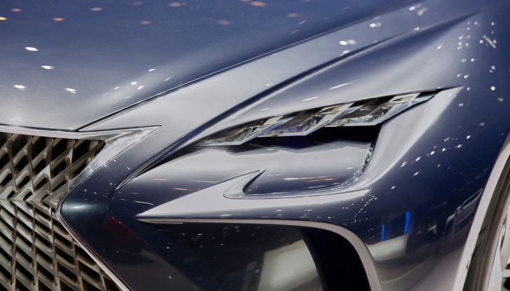 Lexus LF-FC live ginevra 2016