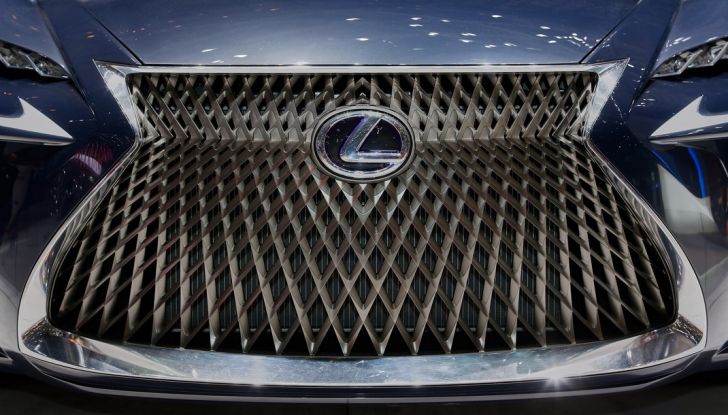 Lexus LF-FC live ginevra 2016