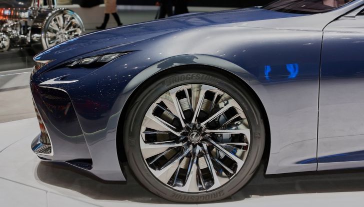 Lexus LF-FC live ginevra 2016