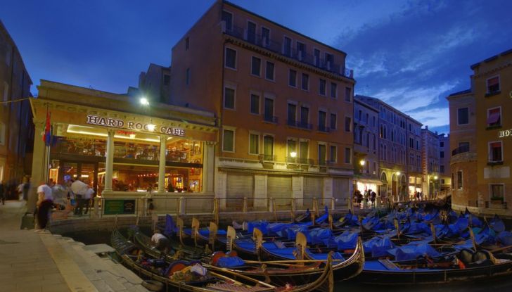 Megabus: per i passeggeri buoni sconto nei ristoranti Hard Rock Cafe - Foto 9 di 10