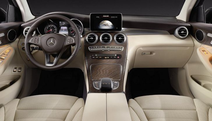 Mercedes GLC coupè debutta al salone di New York - Foto 3 di 22