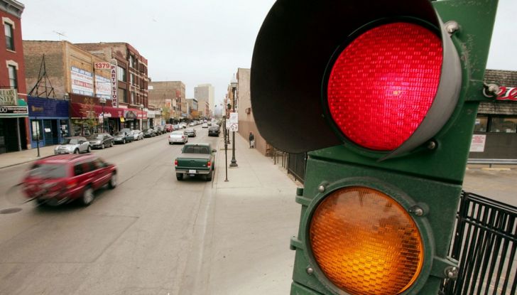 Multa semaforo rosso: quanto costa e come fare ricorso - Foto 8 di 9