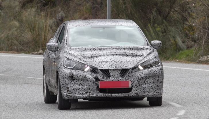 Nissan Micra, prime foto spia della quinta generazione - Foto 3 di 9