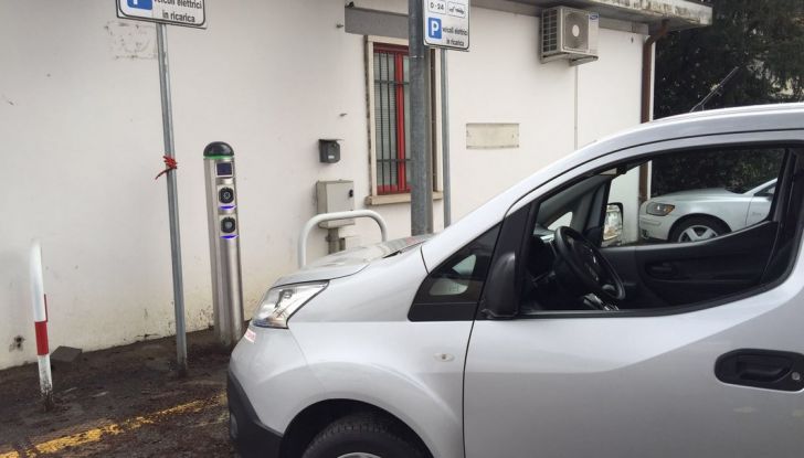 Nissan e-NV200 Combi Bus: la prova su strada dell’elettrico al 100% - Foto 4 di 20