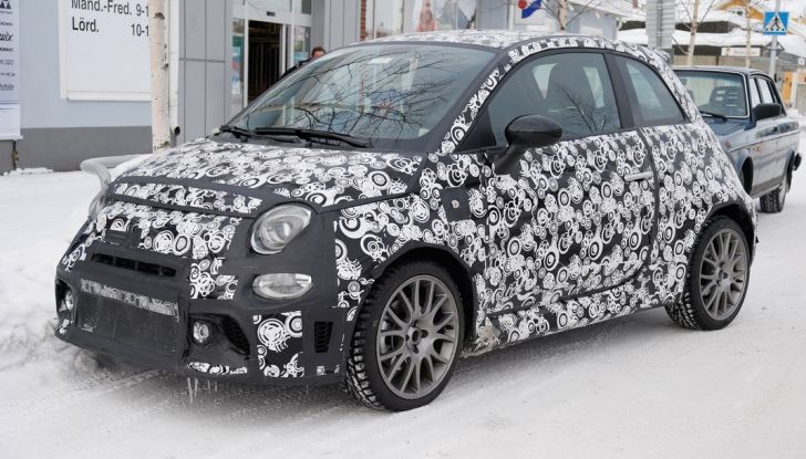 Nuova Abarth 500 spiata durante i test sulla neve