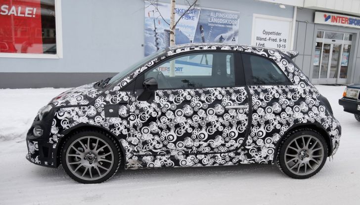 Nuova Abarth 500 spiata durante i test sulla neve