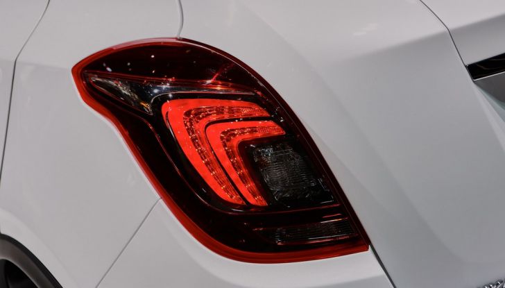 Opel Mokka X debutta con nuovo motore 1.4 a Ginevra - Foto 12 di 16